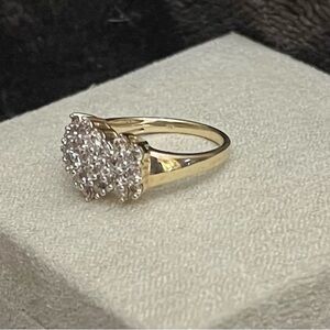 10k Gold cluster ring